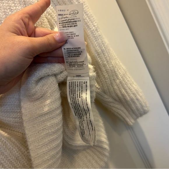 Abercrombie & Fitch Soft A&F Collection Cream Ribbed Turtleneck Sweater - Picture 4 of 6
